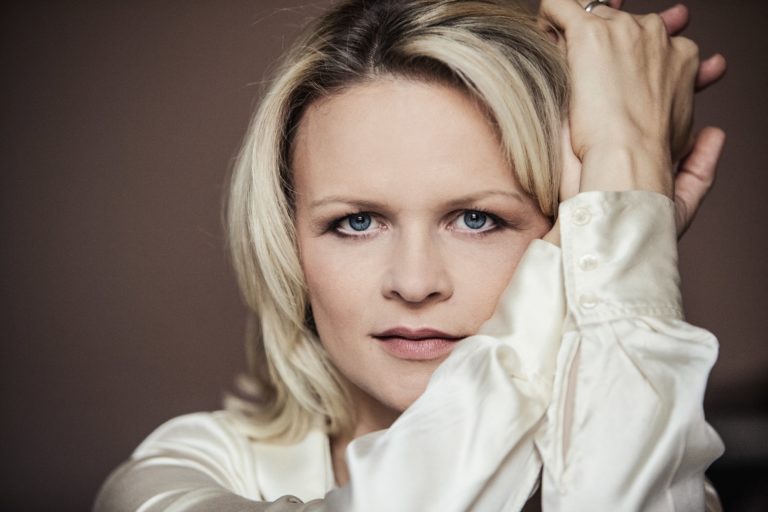 IVETA APKALNA