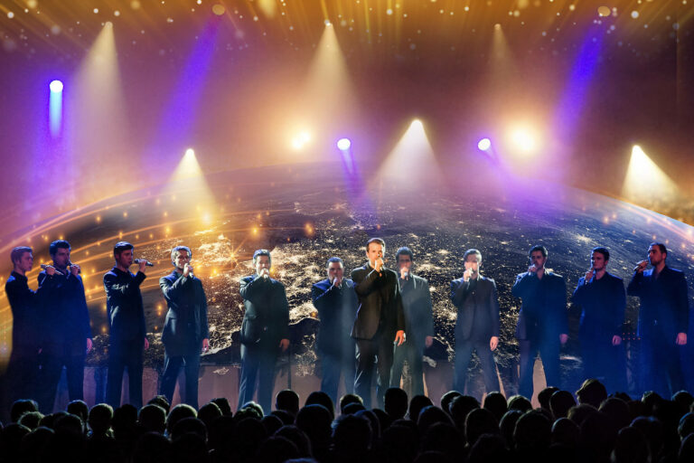 THE 12 TENORS